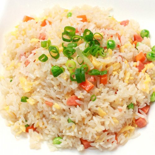 Arroz frito con tres delicias