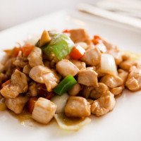 Pollo con almendras